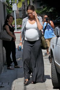 pregnant_jessica_alba_its_a_g