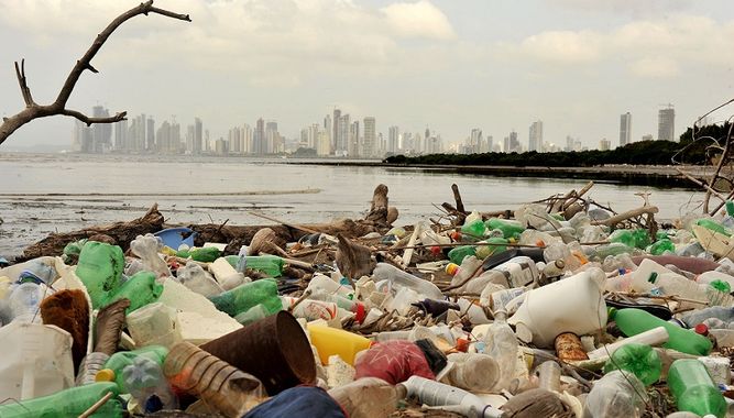 plastico en los mares